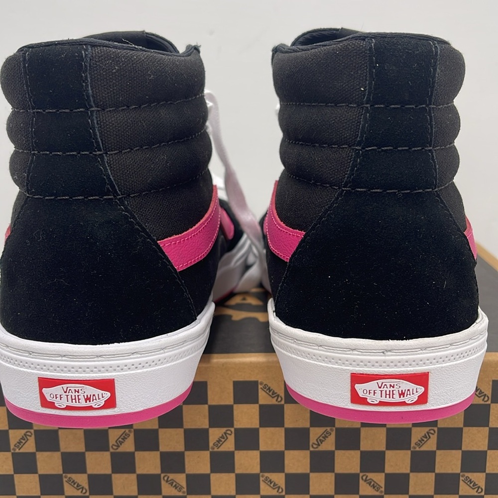 Vans WMNS Bmx Sk8-Hi Black/Magenta
VN0005V0KMN Sneakers - Picture 13 of 16